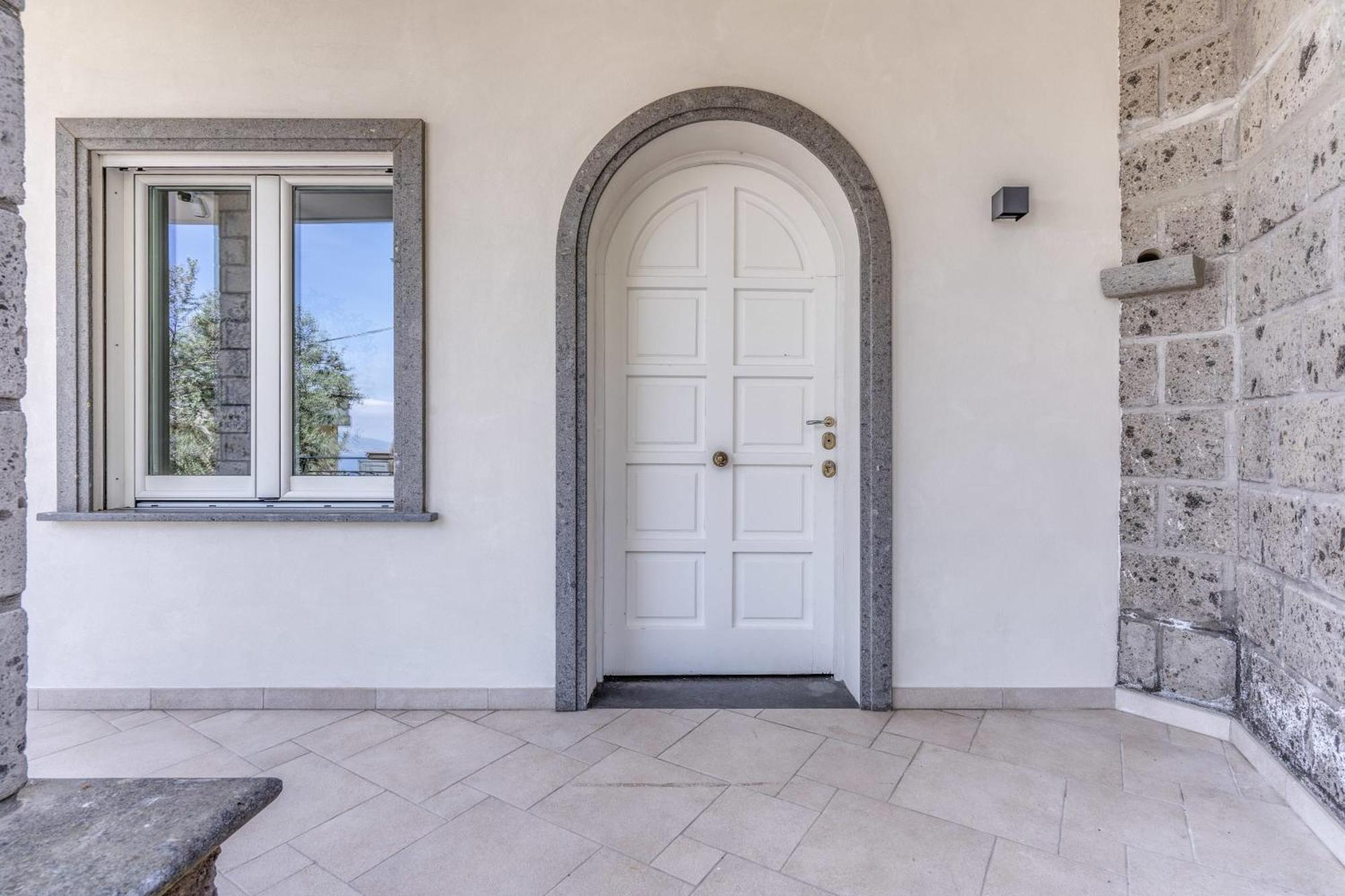 Villa Milena Modern Elegance Views And Guest Services 소렌토 외부 사진
