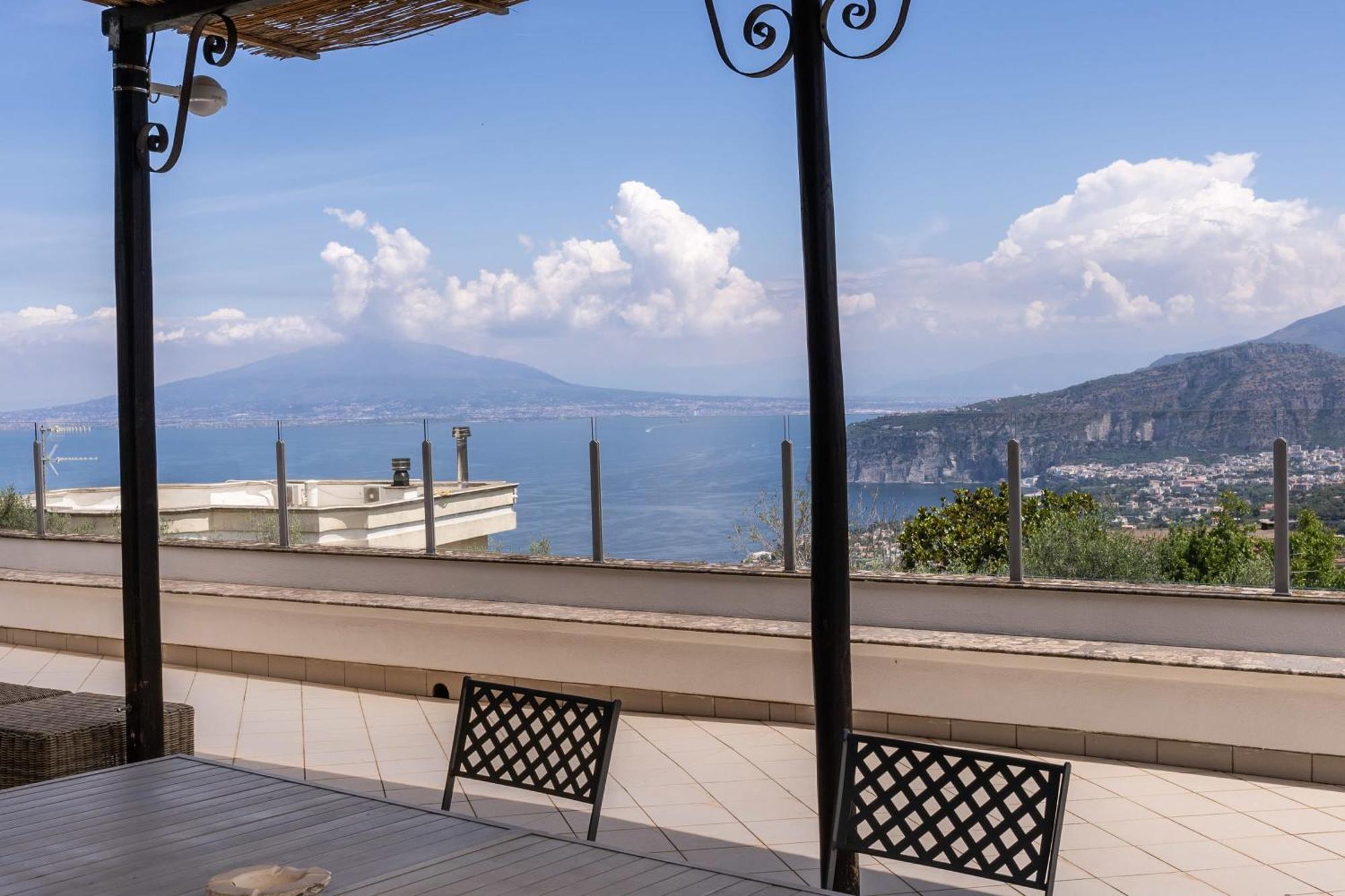 Villa Milena Modern Elegance Views And Guest Services 소렌토 외부 사진
